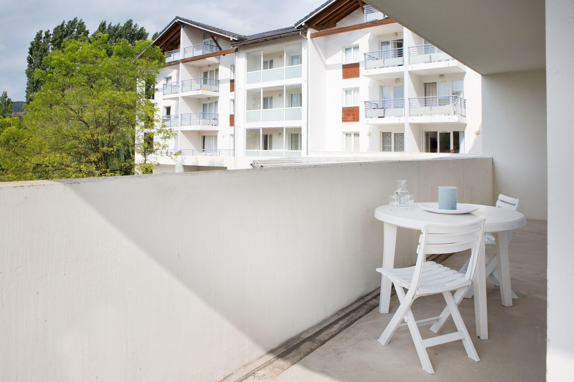 Comfort Aparthotel Divonne La Versoix Exterior photo